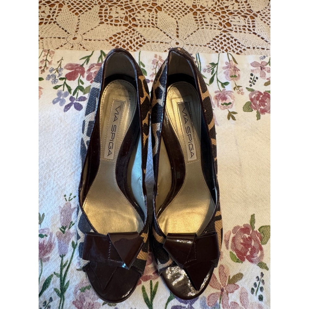 Via Spiga Giraffe Print Brown and Black Heels, Size 6.5